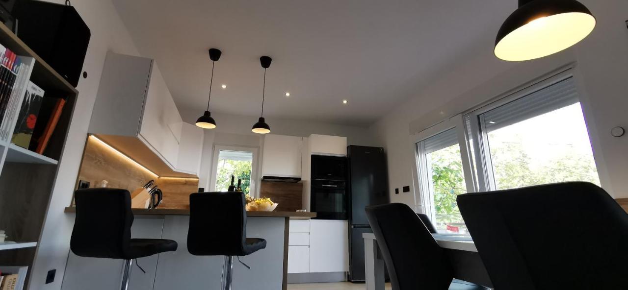 Apartman Perunika Selce Exteriör bild