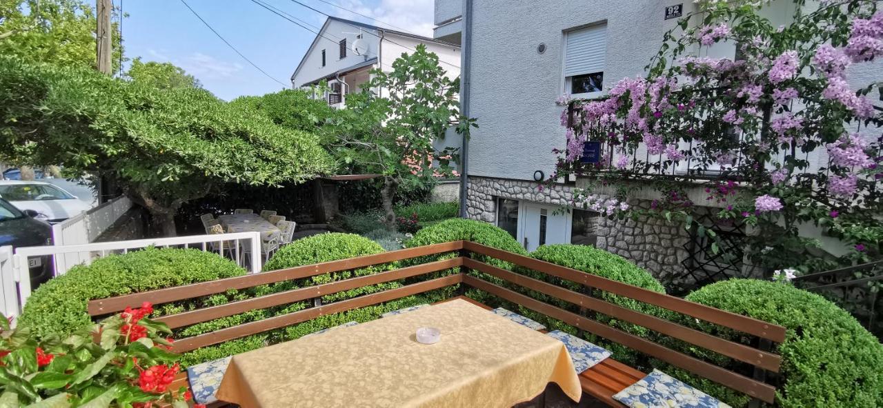 Apartman Perunika Selce Exteriör bild