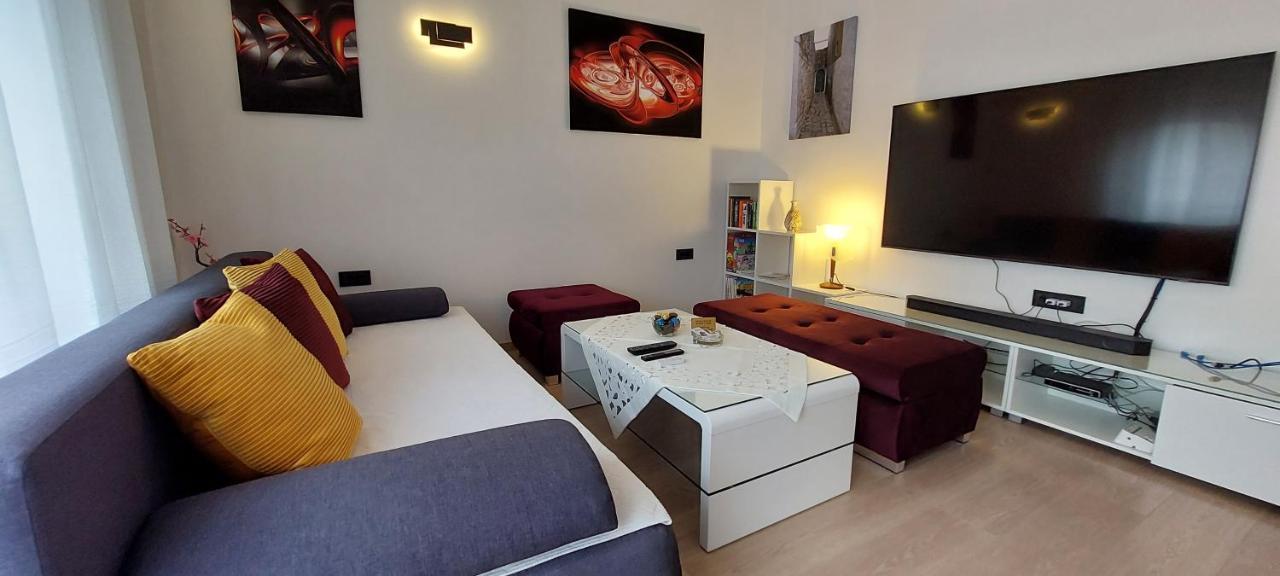 Apartman Perunika Selce Exteriör bild