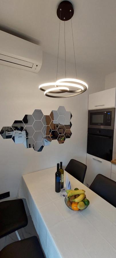 Apartman Perunika Selce Exteriör bild