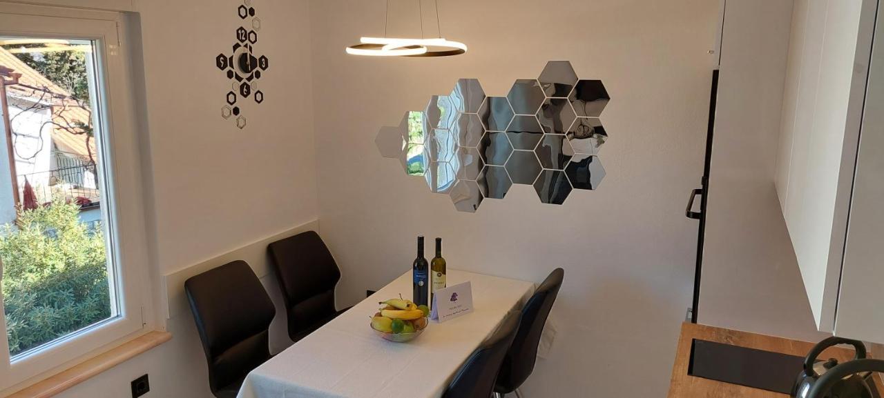 Apartman Perunika Selce Exteriör bild