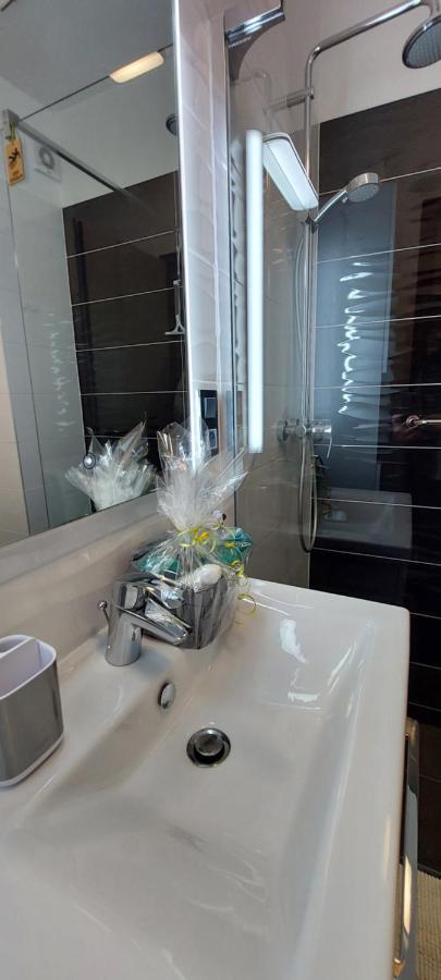 Apartman Perunika Selce Exteriör bild