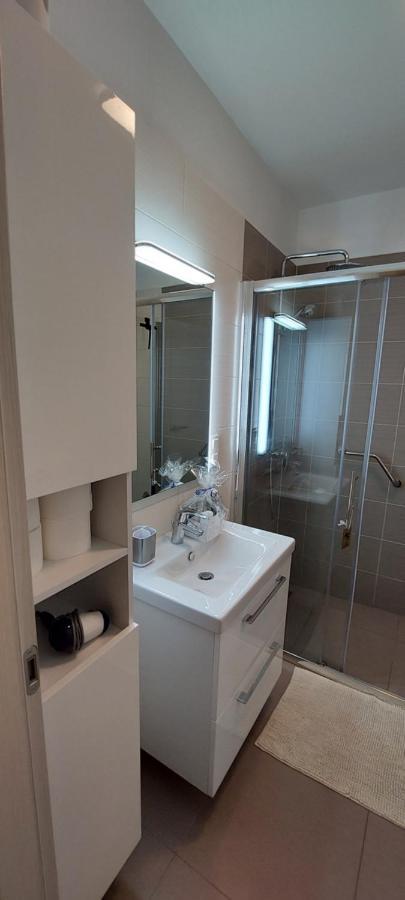 Apartman Perunika Selce Exteriör bild