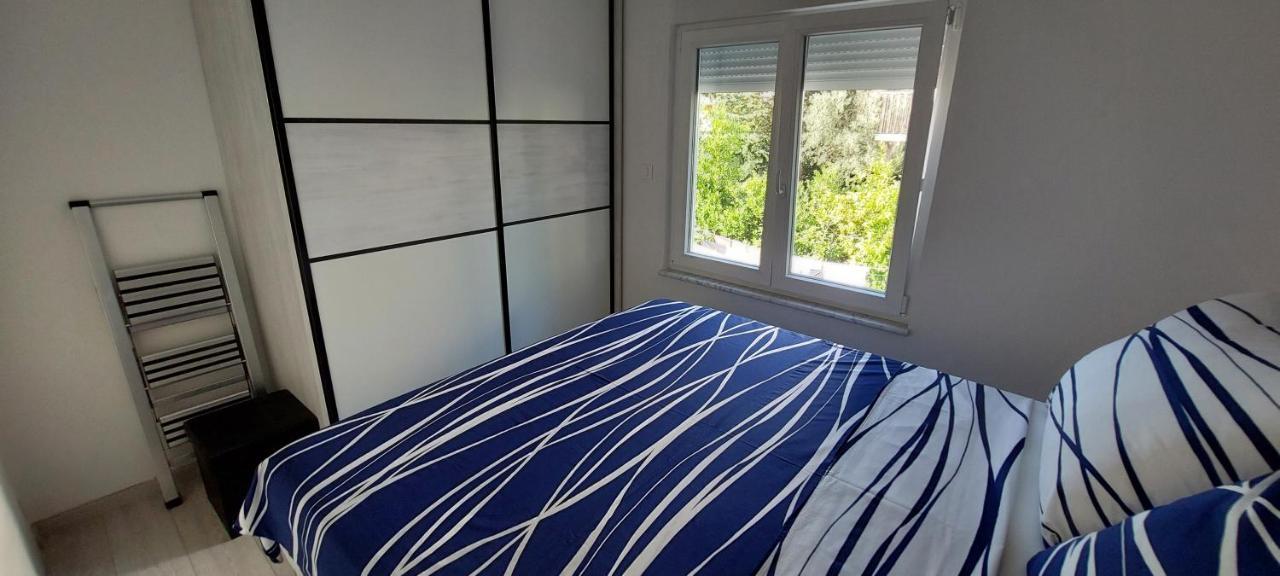Apartman Perunika Selce Exteriör bild