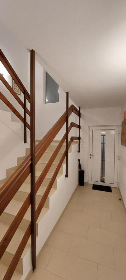 Apartman Perunika Selce Exteriör bild